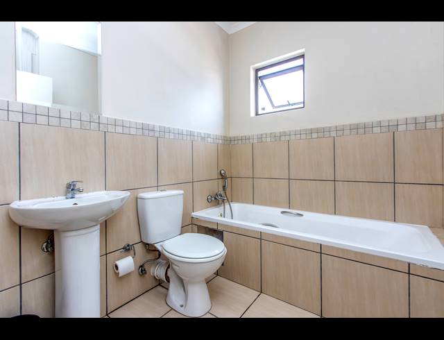 3 BEDROOM SECTIONAL TITLE FOR SALE IN BARBEQUE DOWNS